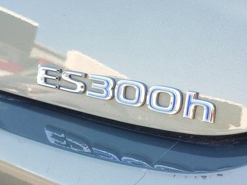 2020 Lexus ES 300h Base