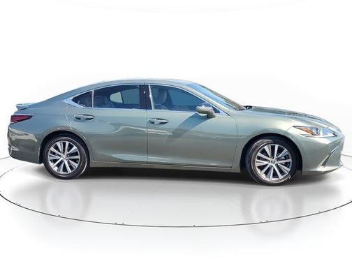 2020 Lexus ES 300h Base