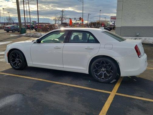 2019 Chrysler 300 S