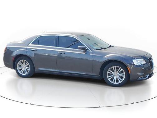 2021 Chrysler 300 Touring L