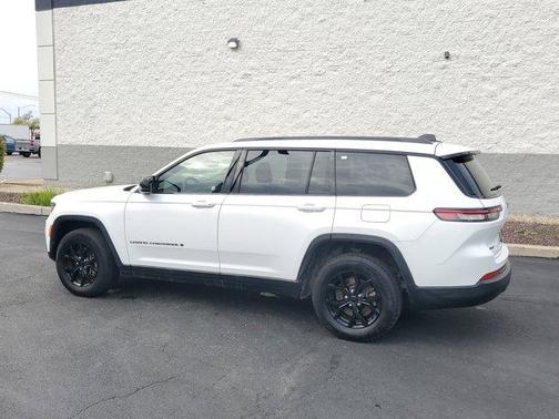 2024 Jeep Grand Cherokee L Laredo