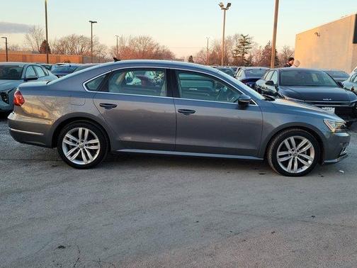 2018 Volkswagen Passat 2.0T SE w/ Technology