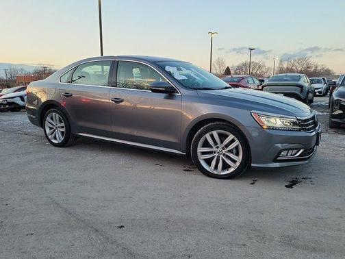 2018 Volkswagen Passat 2.0T SE w/ Technology