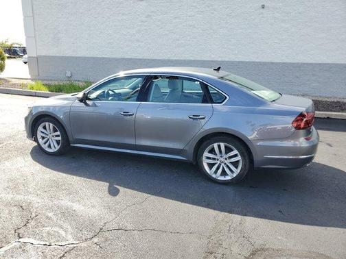 2018 Volkswagen Passat 2.0T SE w/ Technology