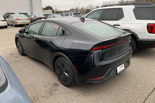 2025 Toyota Prius LE