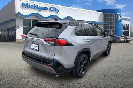 Silver Sky Metallic w/Midnight Black Roof 2020 Toyota RAV4 Hybrid SE