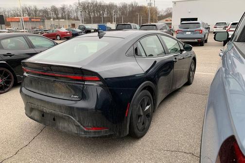 2025 Toyota Prius LE