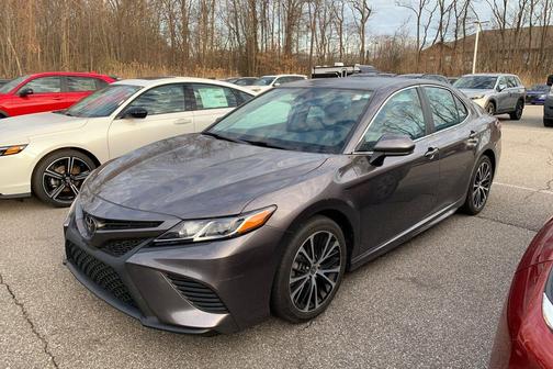 2020 Toyota Camry SE