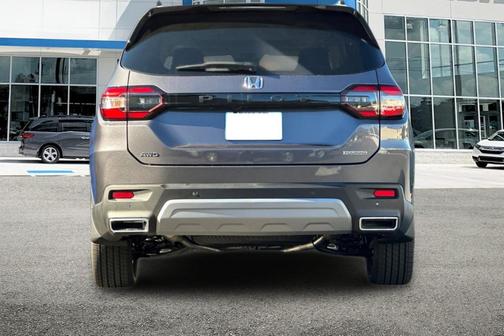 2025 Honda Pilot Touring 8-Passenger