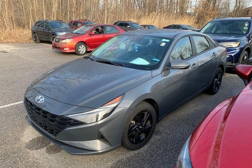2023 Hyundai ELANTRA SEL