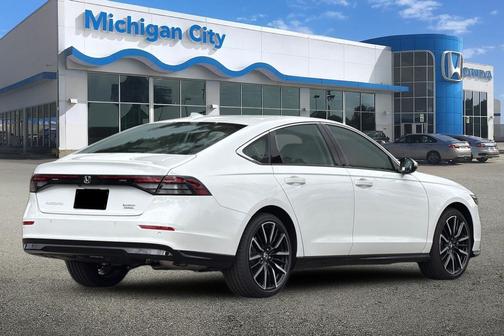 Platinum 2026 Honda Accord Hybrid Touring