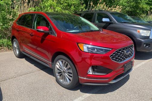 Rapid Red Metallic Tinted Clearcoat 2022 Ford Edge Titanium