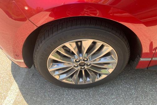 Rapid Red Metallic Tinted Clearcoat 2022 Ford Edge Titanium