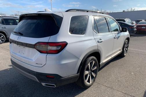 2025 Honda Pilot Elite