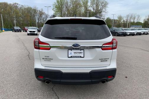 Crystal White Pearl 2022 Subaru Ascent Touring 7-Passenger