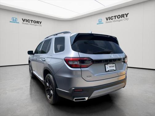2025 Honda Pilot Touring 8-Passenger