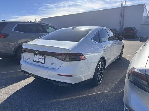 2024 Honda Accord Hybrid Touring