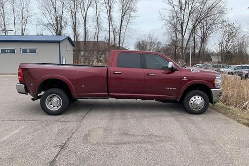 2021 RAM 3500 Laramie Crew Cab 4x4 8' Box