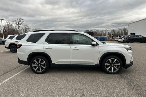 2023 Honda Pilot Touring 8-Passenger