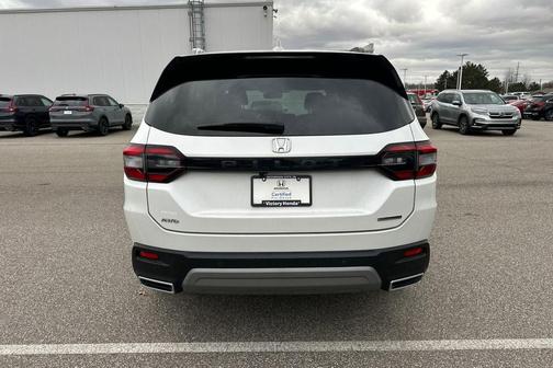 2023 Honda Pilot Touring 8-Passenger