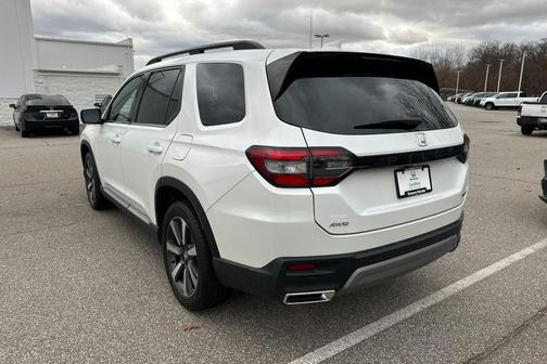 2023 Honda Pilot Touring 8-Passenger