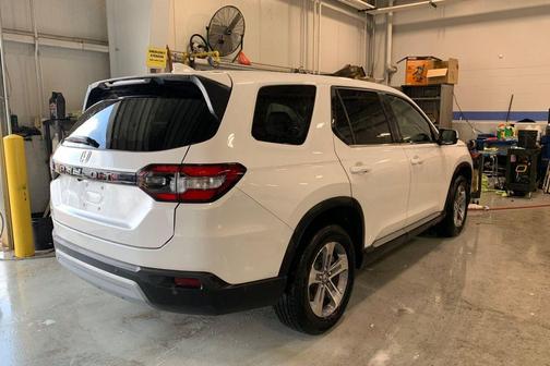 Platinum White Pearl 2025 Honda Pilot EX-L