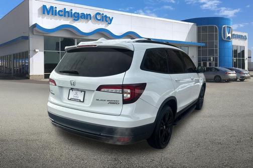 2022 Honda Pilot AWD Black Edition