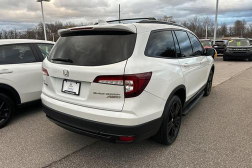 2022 Honda Pilot AWD Black Edition