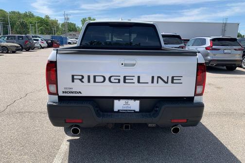 Platinum White 2024 Honda Ridgeline RTL