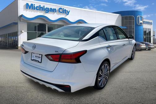 Pearl White Tricoat 2024 Nissan Altima 2.5 SL