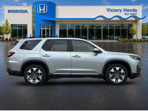 Solar Silver Metallic 2026 Honda Pilot Touring 8-Passenger