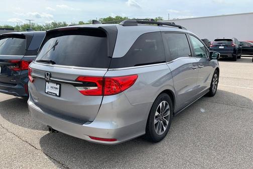 Silver Metallic 2022 Honda Odyssey EX-L