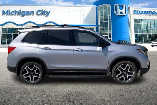 Silver Metallic 2022 Honda Passport AWD Elite