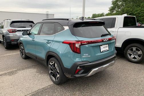 Pluton Blue/Black Roof 2024 Kia Seltos SX Turbo