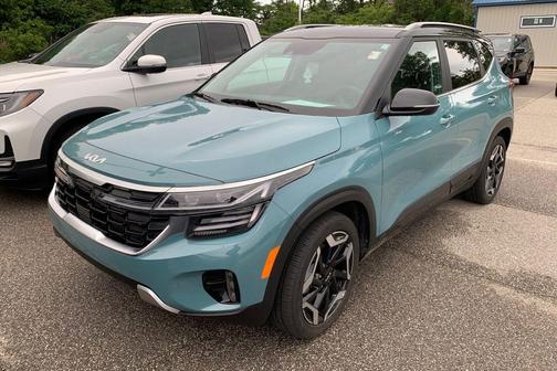 Pluton Blue/Black Roof 2024 Kia Seltos SX Turbo