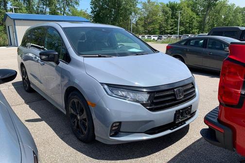 Sonic Gray Pearl 2023 Honda Odyssey Sport