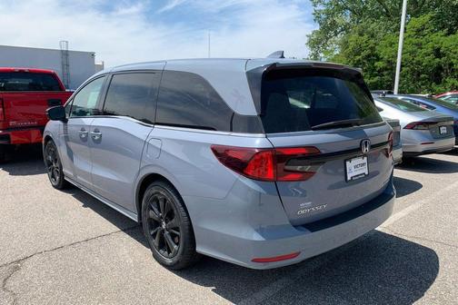 Sonic Gray Pearl 2023 Honda Odyssey Sport