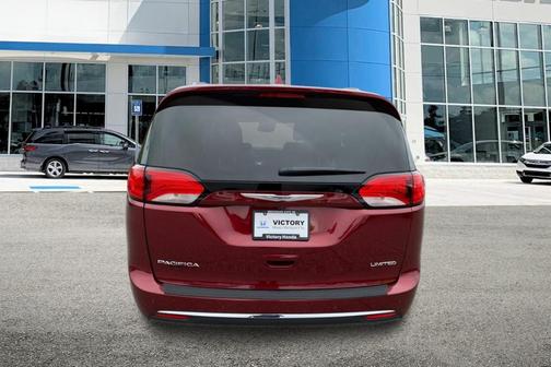 Velvet Red Pearlcoat 2017 Chrysler Pacifica Limited
