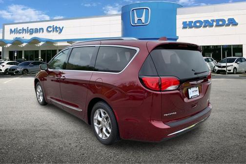 Velvet Red Pearlcoat 2017 Chrysler Pacifica Limited