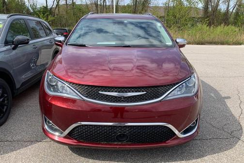 Velvet Red Pearlcoat 2017 Chrysler Pacifica Limited