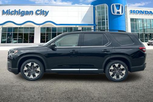 Crystal Black Pearl 2026 Honda Pilot Touring 8-Passenger