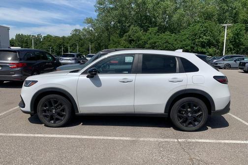 Nordic Forest Pearl 2024 Honda HR-V Sport