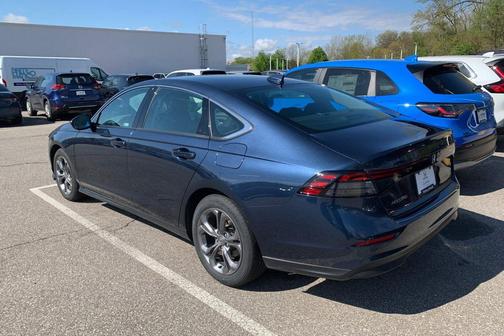 B-640m/Canyon Rive 2024 Honda Accord EX
