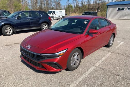 Ultimate Red 2025 Hyundai ELANTRA SE