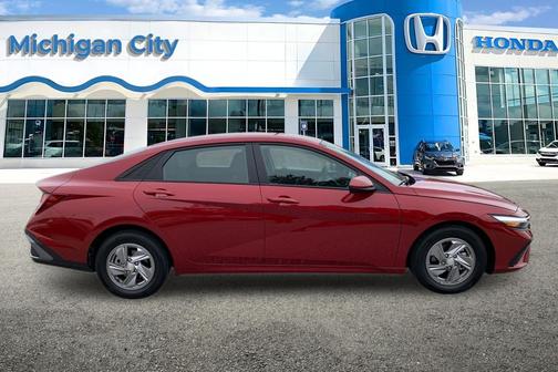 Ultimate Red 2025 Hyundai ELANTRA SE
