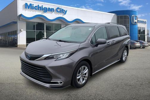 2022 Toyota Sienna XLE