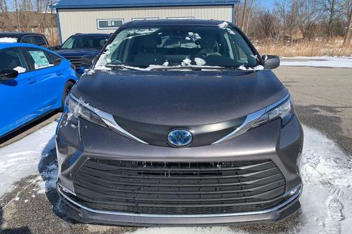 2022 Toyota Sienna XLE