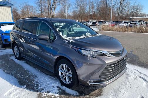 2022 Toyota Sienna XLE