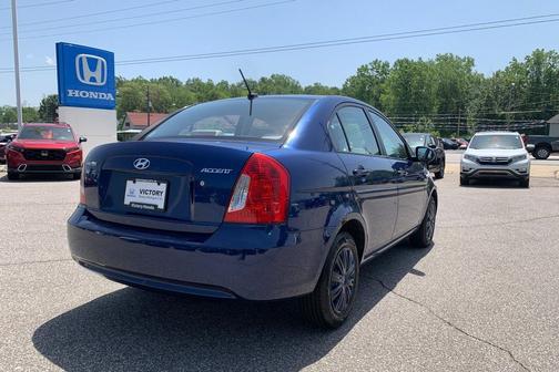 Dark Sapphire Blue 2010 Hyundai Accent GLS