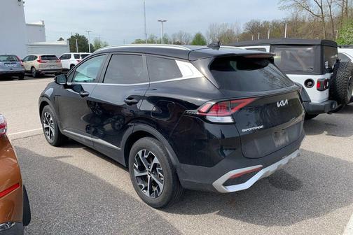 Ebony Black 2024 Kia Sportage EX